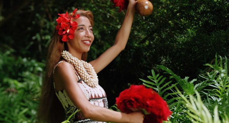 Hula dancer, Smiths Fern Grotto Wailua River